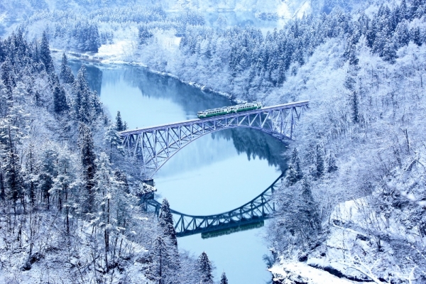Aizu’s iconic winter snapshots: the No. 1 Tadami River Bridge Viewpoint and more!